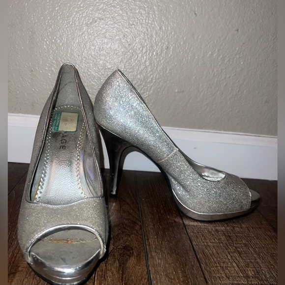Glitter open toed heels - Picture 1 of 3